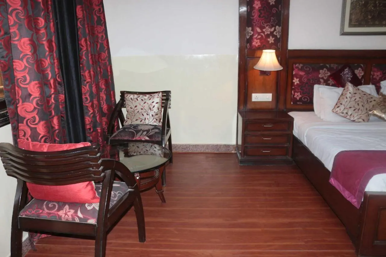 Hotel New Empire New Delhi 0*,  India